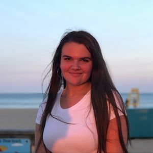 Meet your Posher, Alyssa